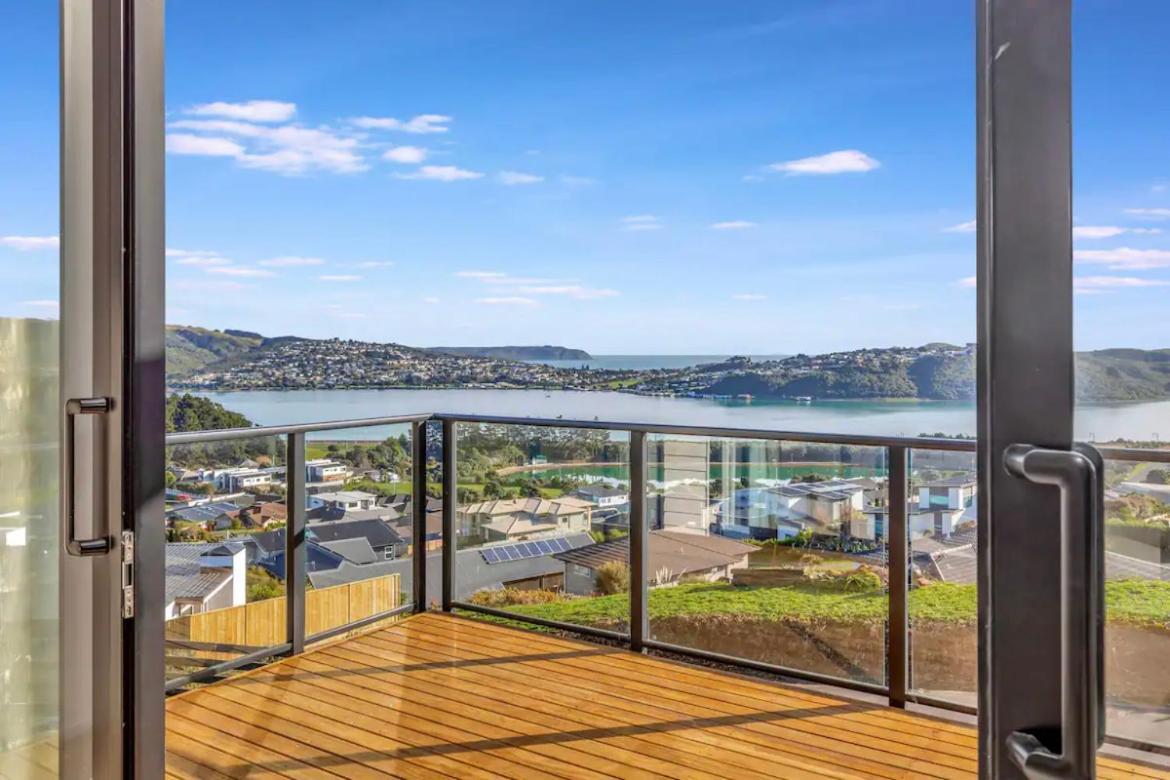 Wellington Good Views Villa Porirua Exterior photo